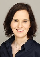 Dr. Nadja Olyai